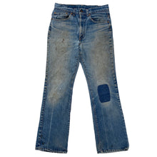 Load image into Gallery viewer, LEVI&#39;S 517 DISTRESSED BOOT CUT MEDIUM WEASH JEANS
