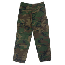 Load image into Gallery viewer, VINTAGE CAMO CARGO PANTS
