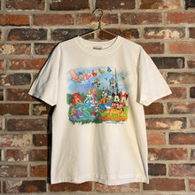 Load image into Gallery viewer, VINTAGE WALT DISNEY WORLD &quot;MAGIC KINGDOM&quot; GRAPHIC TEE
