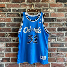 Load image into Gallery viewer, VINTAGE ORLANDO MAGIC SHAQUILLE O&#39;NEAL #32 CHAMPION NBA JERSEY
