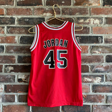 Load image into Gallery viewer, VINTAGE CHICAGO BULLS MICHAEL JORDAN #45 CHAMPION NBA JERSEY
