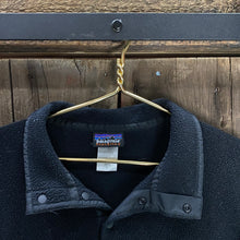 Load image into Gallery viewer, VINTAGE PATAGONIA SYNCHILLA BUTTON-UP FLEECE BLACK
